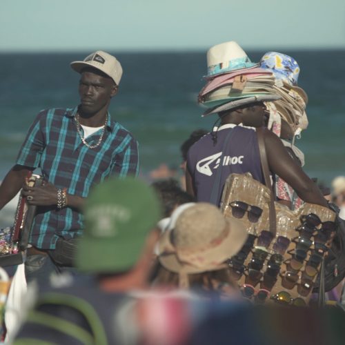Serenata para la tierra de uno. Crítica: BOROM TAXI