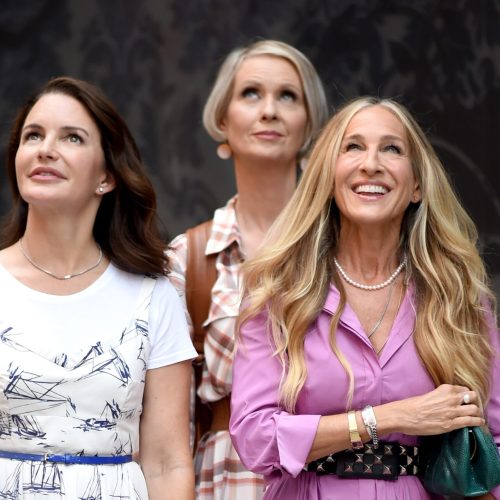 Kristin Davis, Cynthia Nixon, Sarah Jessica Parker on location for AND JUST LIKE THAT... Television Series Filming in NYC, , New York, NY July 20, 2021. Photo By: Kristin Callahan/Everett Collection
