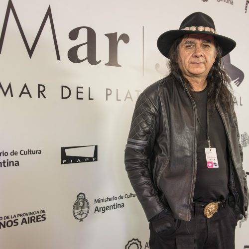 37 MDQ. AUTORAS Y AUTORES. LA REINA DESNUDA