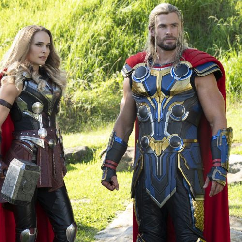 (L-R): Natalie Portman as Mighty Thor and Chris Hemsworth as Thor in Marvel Studios' THOR: LOVE AND THUNDER. Photo by Jasin Boland. ©Marvel Studios 2022. All Rights Reserved.