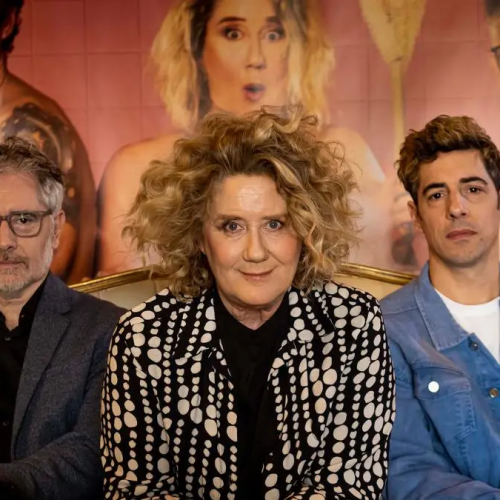 Noche de estreno. Crítica: ANTIGONA EN EL BAÑO