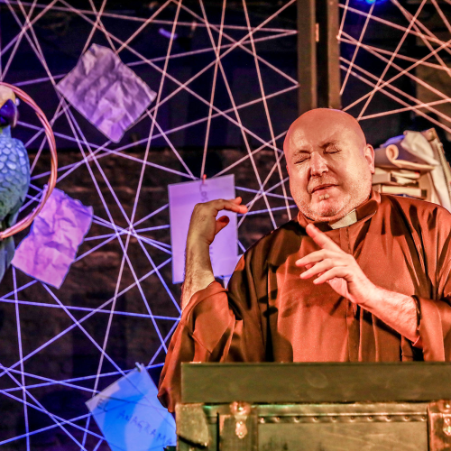 Palabras más, palabras menos… Crítica: LA LENGUA ES UN MÚSCULO Y EL LENGUAJE ES UN VIRUS